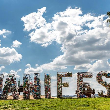 Crushers – waste collection bins with manual compacting