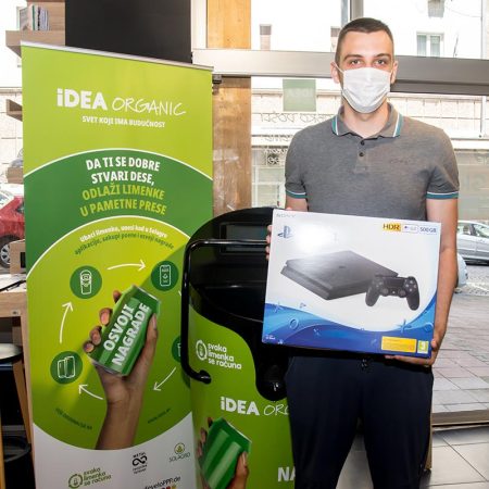 Smart Recycling System – smart crushers & mobile app collection model